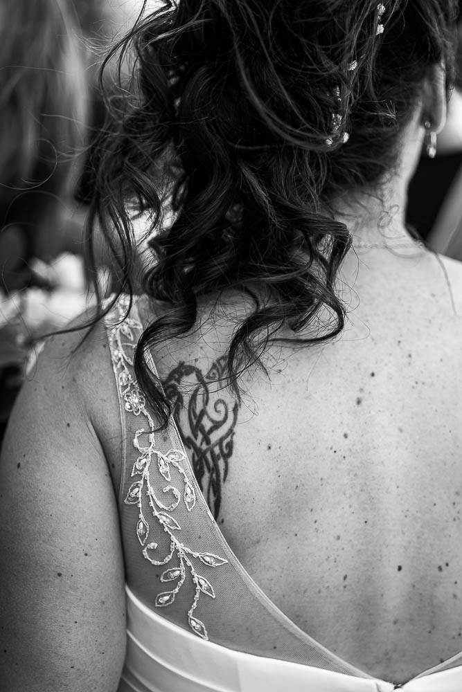 Détails dos de la mariée